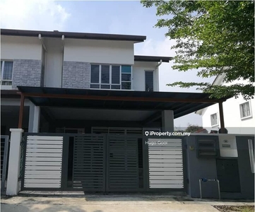 Corner Modern House with Extra Garden, Renovated Unit