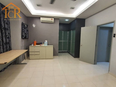 Partially Furnished @ Parkvilla Townhouse Upper Floor Unit For Rent