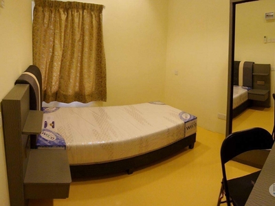 Premium ⭐️ Single Room Fully Furnished @ 2 Min Walk to Help Uni, Special Promotion, Aircond Wardrobe Table Chair Mattress
