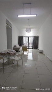 Vertu Resort Condo For Rent In Batu Kawan 1070Sqft 3R2B Partially Furnished High Floor.