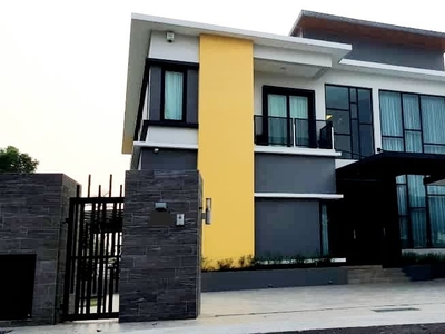 Bungalow House for Sale in Puchong