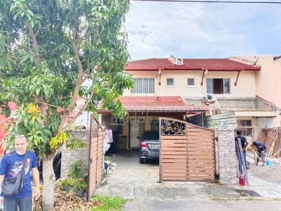 Rumah Cantik Di Puchong Utama Untuk Dijual.