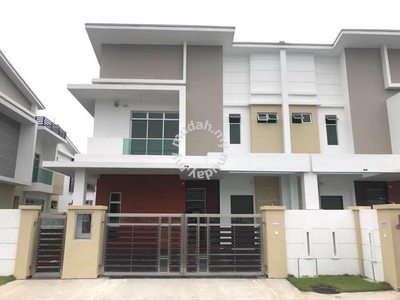 SEPANG Corner 【42x80 Super Big House 】Freehold Can Try Full Loan !
