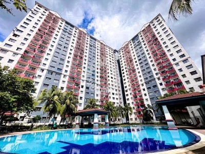 Seri Kembangan Equine , Vista Pinggiran apartment with 2 parking