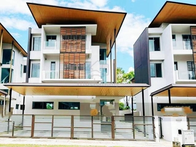 3 storey gated guarded house at hup kee