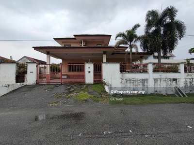 Bungalow with residential land for sale at housing trust ipoh perak