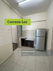 High floor with air cond, fridge and water heater