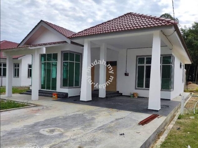 Rumah Siap Untuk Dijual BANGLO SETINGKAT DEKAT MELOR