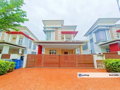 Freehold Double Storey Bungalow For Sale