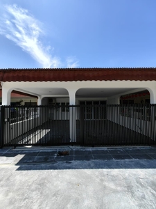 [FREEHOLD] Single Storey Intermediate House at Bukit Beruang, Fully Renovated With Modern Design & Concept, Facing South