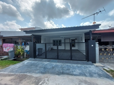 [FREEHOLD] Single Storey Intermediate Terrace, 1300 Sqft, Fully Renovated with Modern Design & Concept, New Pipings & Wirings, Strategic Location