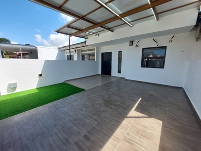 Single Storey Terrace Intermediate (Fully Renovated with Modern Concept & Design)
