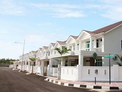 【Rumah Berbaloi】 24X80 Freehold Double Storey Gate&Guard With 100% Loan！Puchong