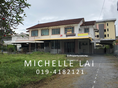 2 Storey Semi D Spacious Huge Compound at the Heart of Georgetown