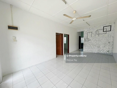 Bandar Putra/ Single storey house For Rent