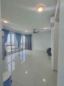 *BUNGLOW LAYOUT UNIT In Gravit 8 Residence & 800sf Partial Furnished Nice View!!