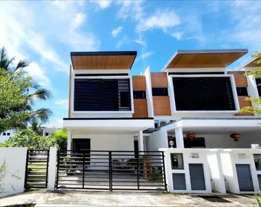 Corner Lot with Extra Land 4500sqft 3 Story Terrace House TTDI Grove 10 Kajang (IRIS), Near Semanja Kajang For Sale