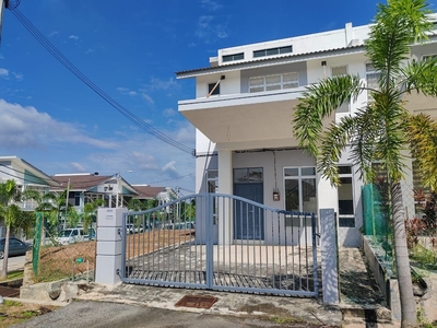 Double Storey Corner Taman Kelubi Idaman, Jasin, Melaka ( New Unit) For Sale