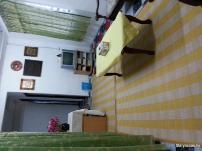 Ismail Homestay Tmn Sri Lambak, Kluang. (T6)