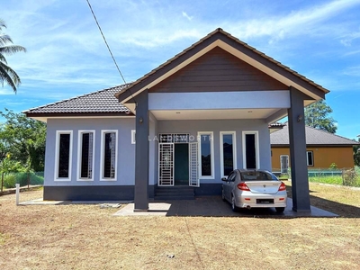 Rumah Banglo 1 Tingkat Cantik di Beris Lalang Bachok For Sale