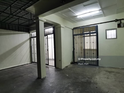 Single Storey Superlink Terrace House @Puteri Wangsa For Rent