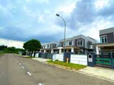 Taman Kempas Indah, Johor Bahru (KEMPAS HEIGHT) Double Storey Cluster House For Sale