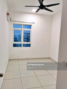 Tr Residence, Partly furnished, 2r 1b, Next to LRT,MRT,Monorail, Hosp