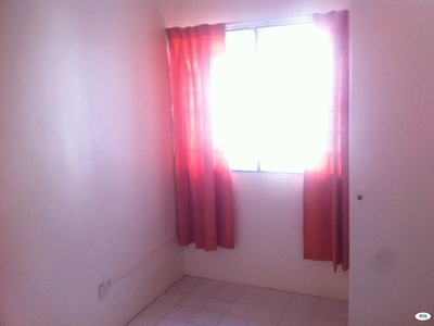 BU2 Small Room available