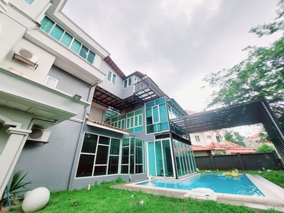 For Sale Renovated with Swimming Pool Semi-D Villa Putramas Seksyen 7 Shah Alam