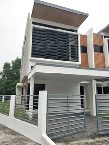FREEHOLD CORNER LOT, 2.5 Storey Terrace House @ TTDI Grove , Kajang - Modern house design & spacious unit with Extra Land