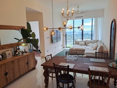 Fully furnished & good condition unit in Mont Kiara