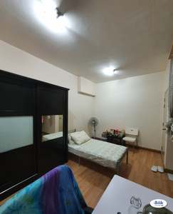 Master Room at Cova Suites, Kota Damansara
