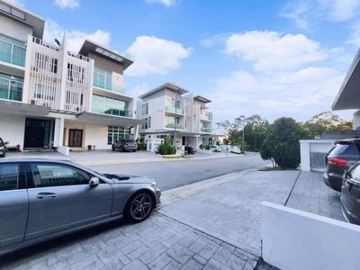 Nice Brand New House Freehold 3 Storey Semi D, Clover Garden Residence Cyberjaya For Sale