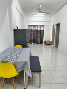 Nilai Desa Palma Block C Medium Room for rent (MALE ONLY)