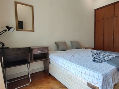 ONE Month Deposit Medium Room At Suasana Sentral Condo , Walking distance to KL Sentral , PWC offices , NU sentral and etc . Clean , convenient and s
