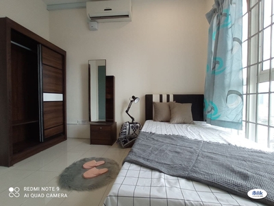 One Month Deposit !! Middle Room at Titiwangsa Sentral, Minutes away to LRT , Monorail and Bus Station . Clean and convenient