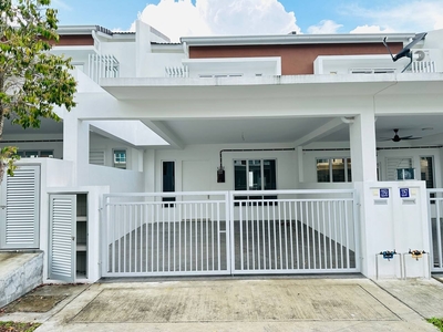 Tiara Sendayan, Seremban, Negeri Sembilan, Double Storey Intermediate Terrace Estana