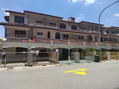 Ujong Pasir freehold 3 Storey Terrace non bumi for sell