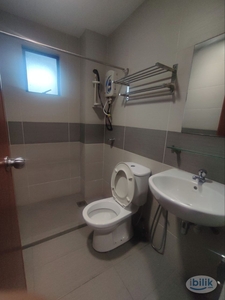 10mins drive TRX Menara Exchange Room + Toilet near LRT Pudu