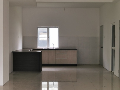 2 Sty Terraced House Casa Green Cybersouth Dengkil For Rent