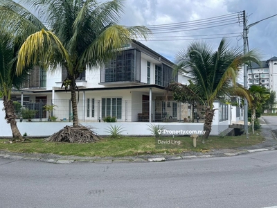 A well maintained semi detached house located nearby Saradise Kuching.