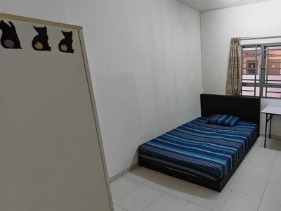 [Best Deal] Middle Room at Suria Jelatek Residence, Ampang Hilir 5 minutes LRT Jelatek KLCC Ampang Gleneagles Great Eastern Mall