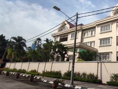 Bungalow-Style Duplex Condo @ U-Thant