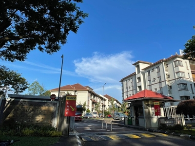 Freehold Apartment 3 Rooms Lakes Condominiums (Pangsapuri Tasik) Seksyen 31 Kota Kemuning For Sale