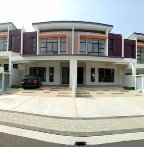 Freehold Double Storey Superlink For Sale