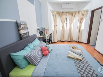 Fully furnished nearby LRT Master Room at Taman Puchong Prima, Puchong