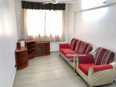 Fully Renovated Bayu Nyaman Corner Aprt 3-Bedrooms 680sf 1-Carpark