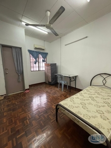 Good Deal Promotion✴️ Middle Room For Rent With ❄️ Aircond at SS2, Petaling Jaya