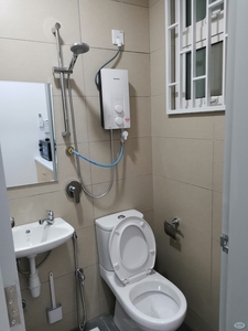 Single Room with attached bathroom at TR Residence, Kuala Lumpur (Besides Titiwangsa Public Transportation Hub)