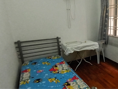 Small Room for Rent